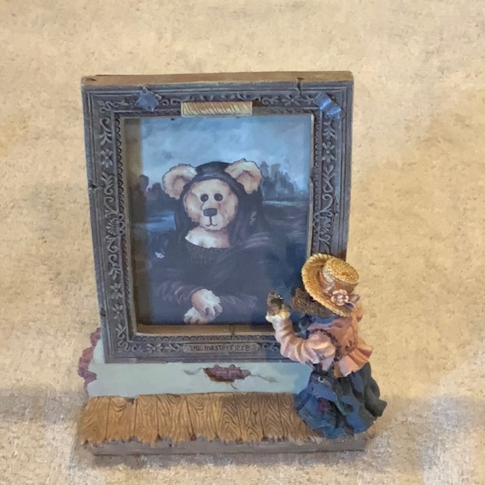 Boyds bears and friends “masterpiece” Frame figurine